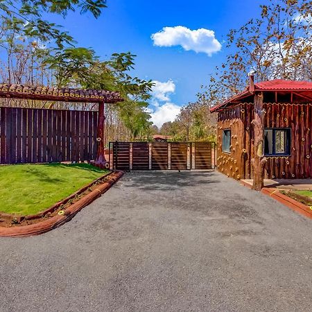 Hotel Club Mahindra Netrang Exteriér fotografie
