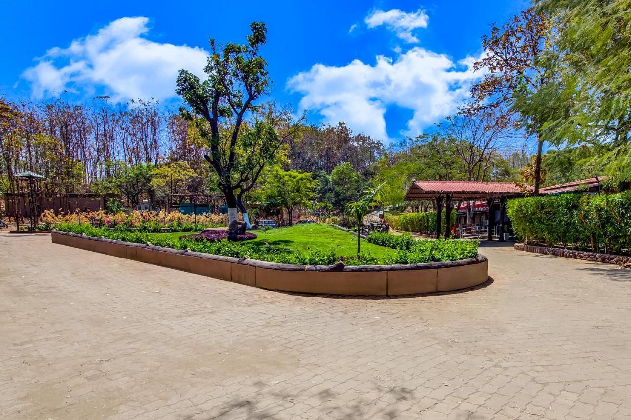 Hotel Club Mahindra Netrang Exteriér fotografie