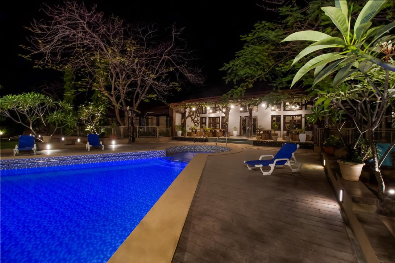 Hotel Club Mahindra Netrang Exteriér fotografie
