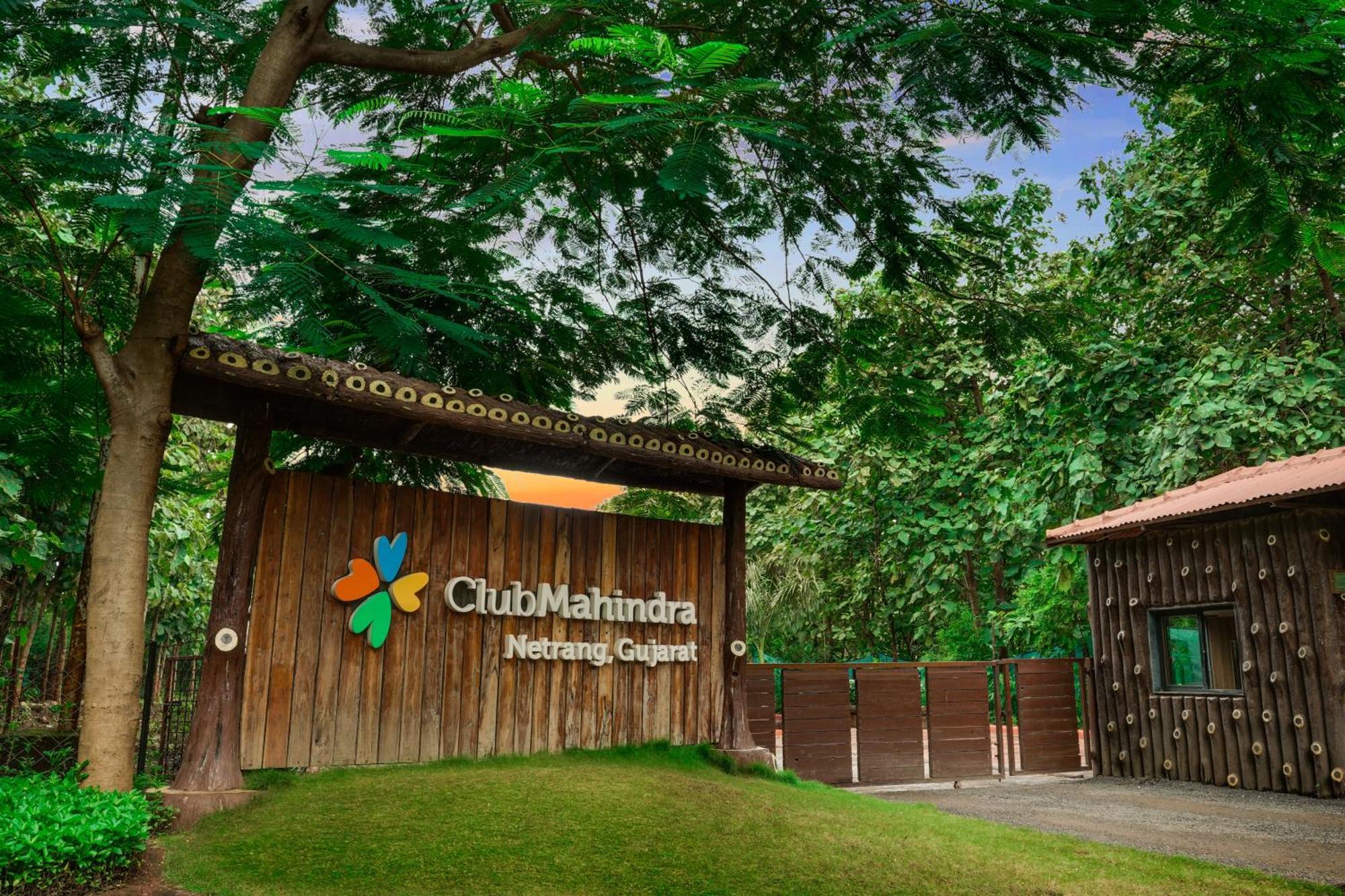 Hotel Club Mahindra Netrang Exteriér fotografie